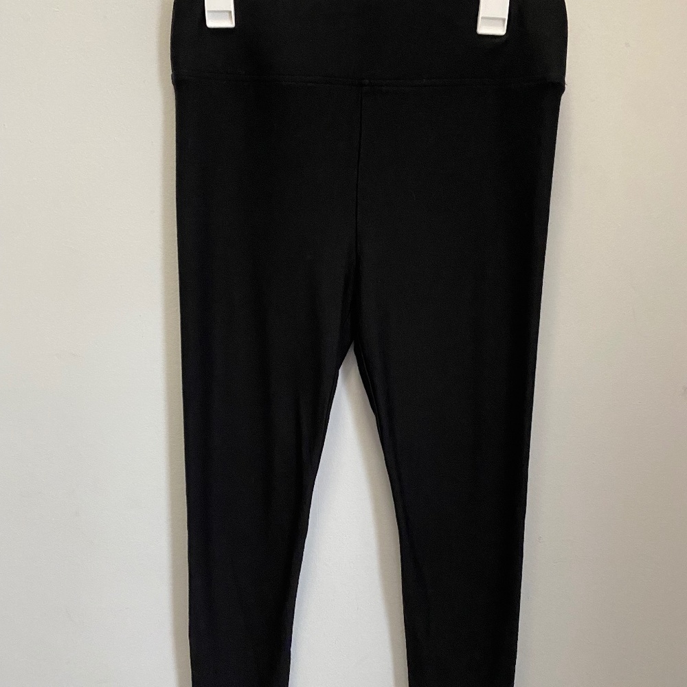Like New- Lou & Grey Leggings